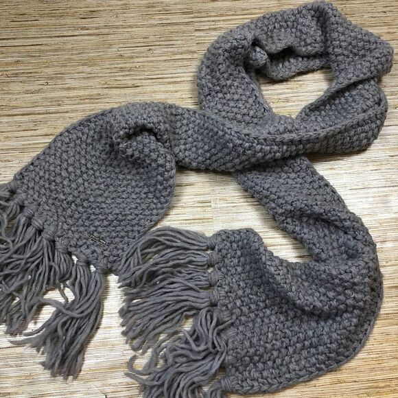 V-118 Michael Kors sweater textured knit wrap fringe scarf GREY - Picture 1 of 2